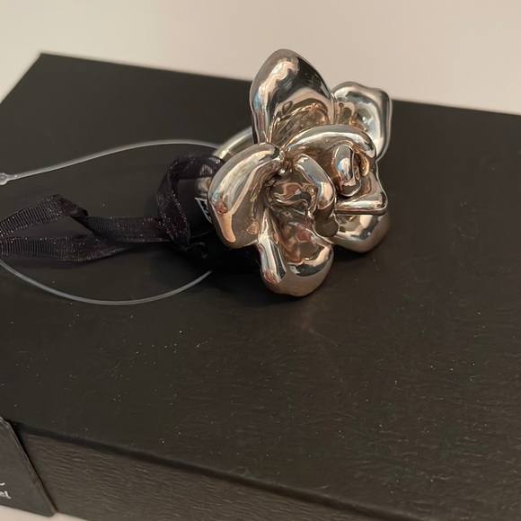 E&L OVERSIZED FLOWER STERLING SILVER RING MADE IN ISRAEL 2RINGS SIZES 7 AND 9 - Picture 2 of 8